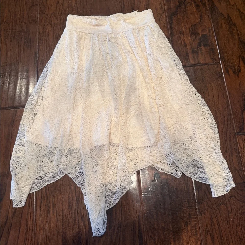 Lace Handkerchief Hem Skirt - Cream​​ - Picture 2 of 3